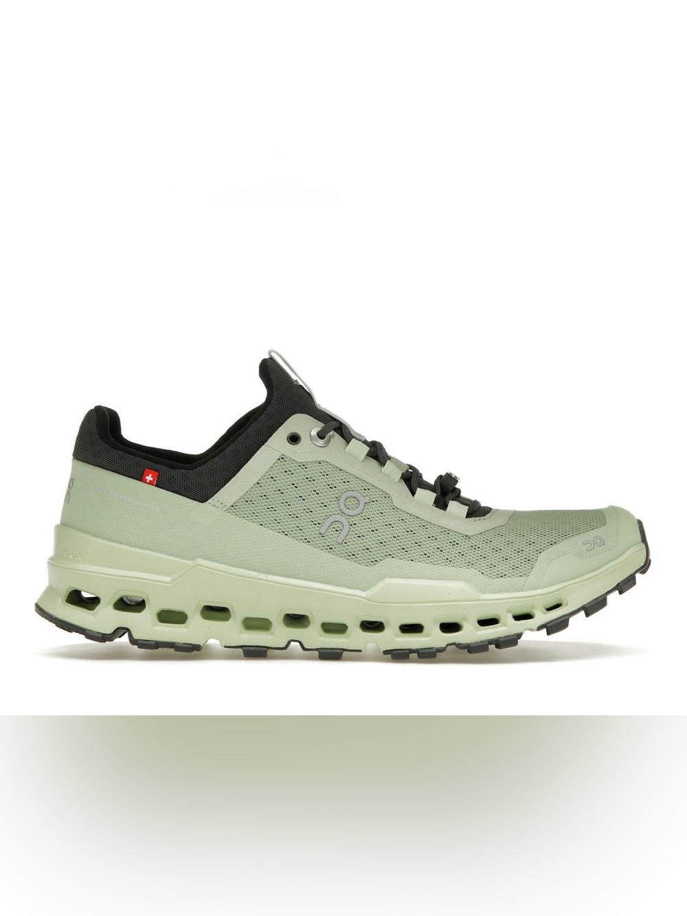 Women’s Lightweight Mint Green Trail Runner with Black Collar